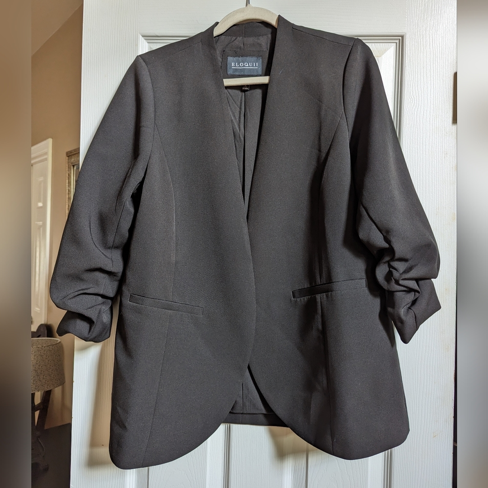 Eloquii black ruched sleeve blazer, sz 14 like new